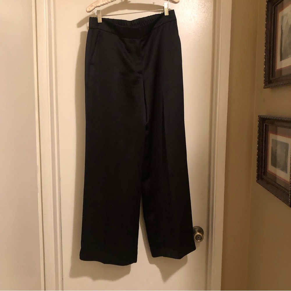 Donated. DKNY satin finish pants🖤